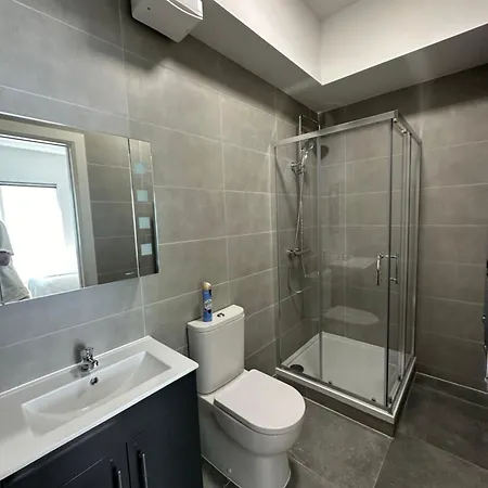 Perfect Central Studio With Outdoor Patio