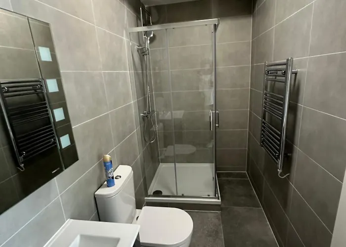 דירה Perfect With Outdoor Patio *